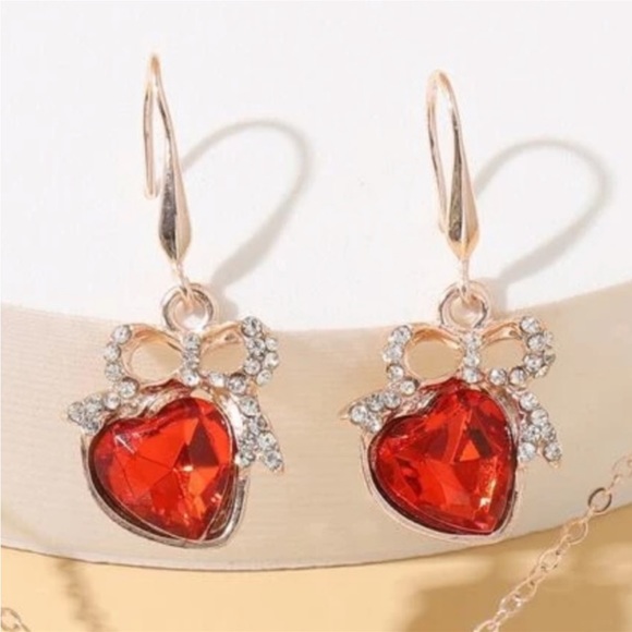 NEW| Vivianne Vintage Crystal & Ruby Hearts & Bows Earring & Necklace Set - Picture 2 of 14